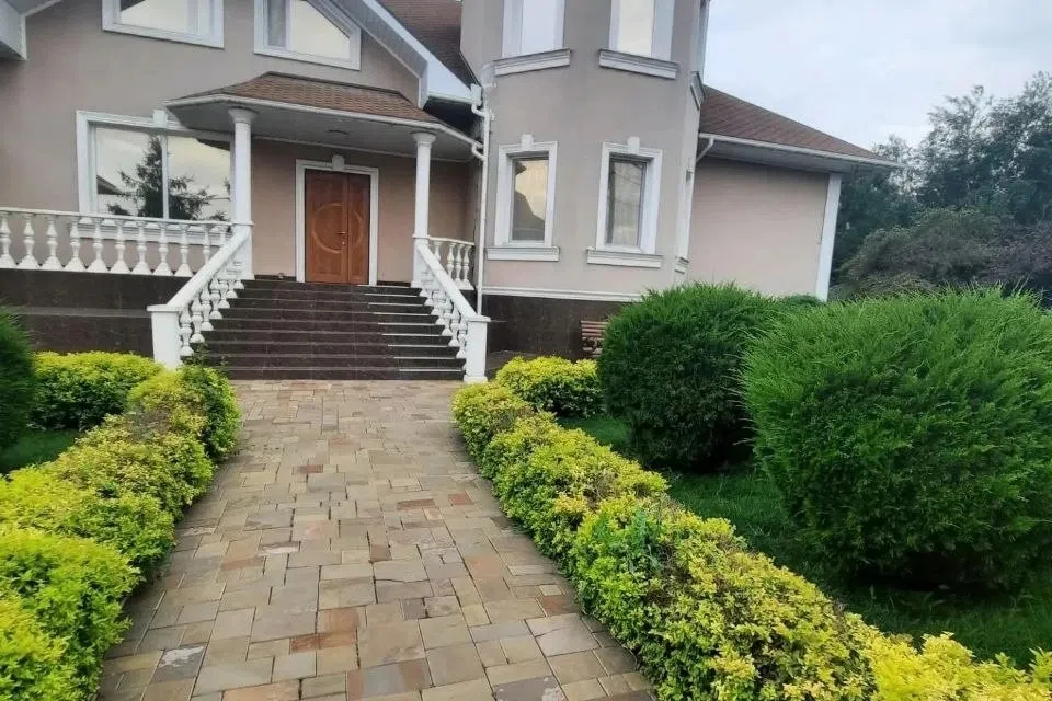 Продаётся 2-этажный дом, 513 м²