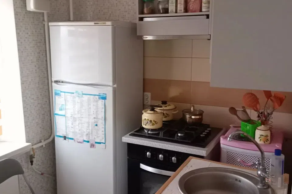 Продаётся 4-комнатная квартира, 56 м²