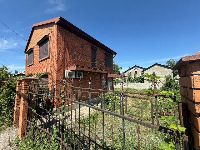 Продаётся 2-этажный дом, 140 м²