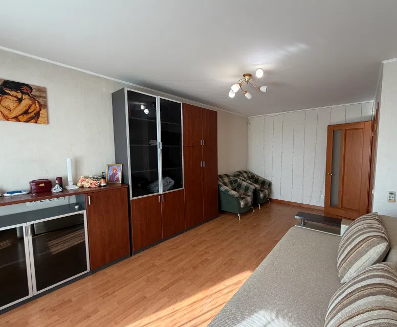 Продаётся 1-комнатная квартира, 42 м²