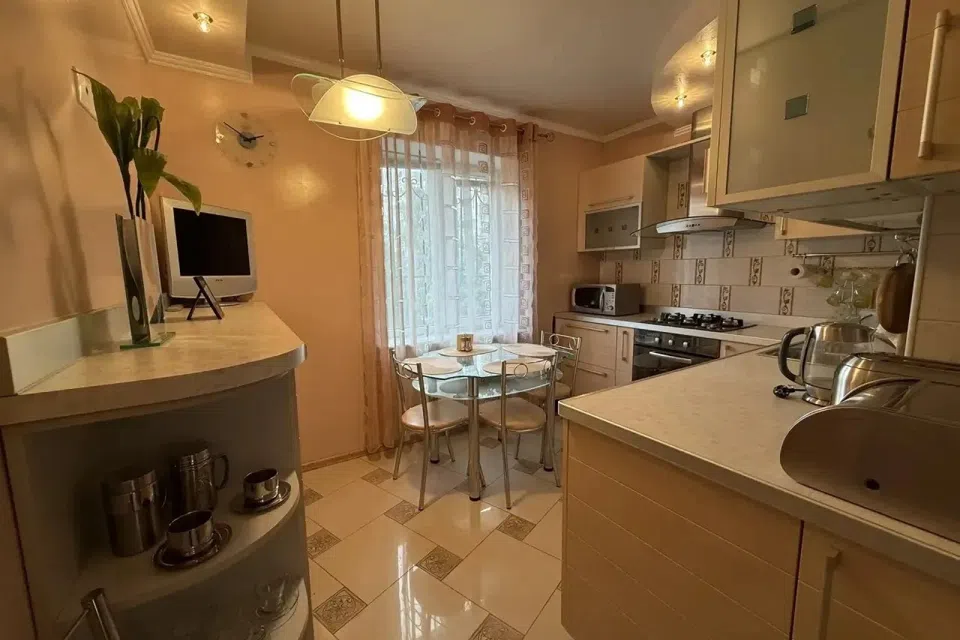 Продаётся 5-комнатная квартира, 130 м²