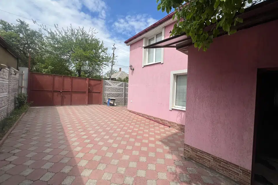 Продаётся 2-этажный дом, 150 м²