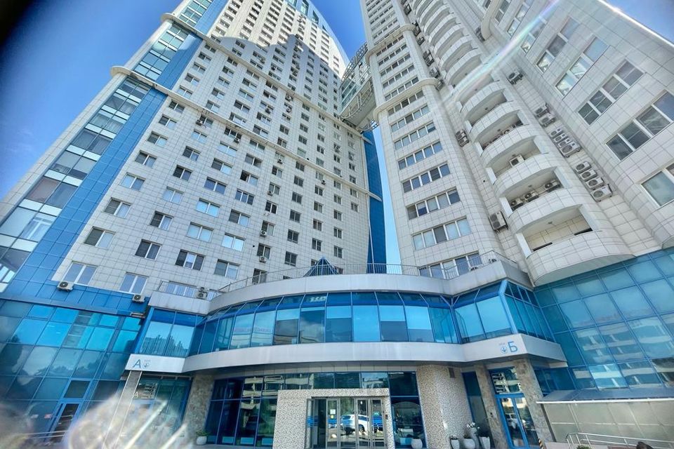 Сдаётся 3-комнатная квартира, 126 м²