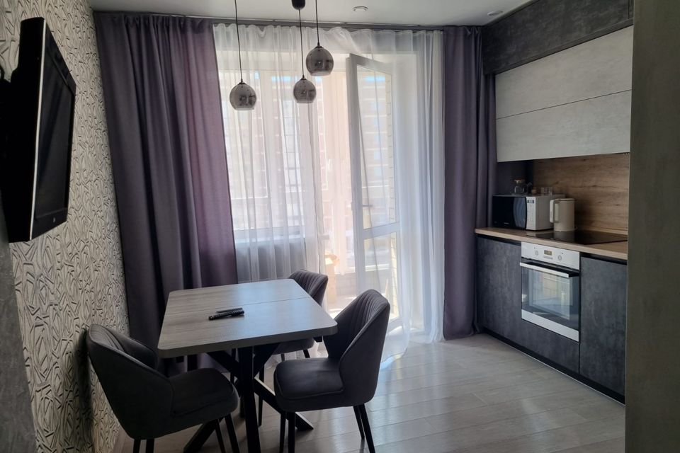 Продаётся 2-комнатная квартира, 69.6 м²