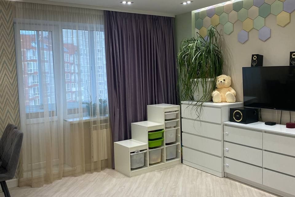 Продаётся 3-комнатная квартира, 67.8 м²