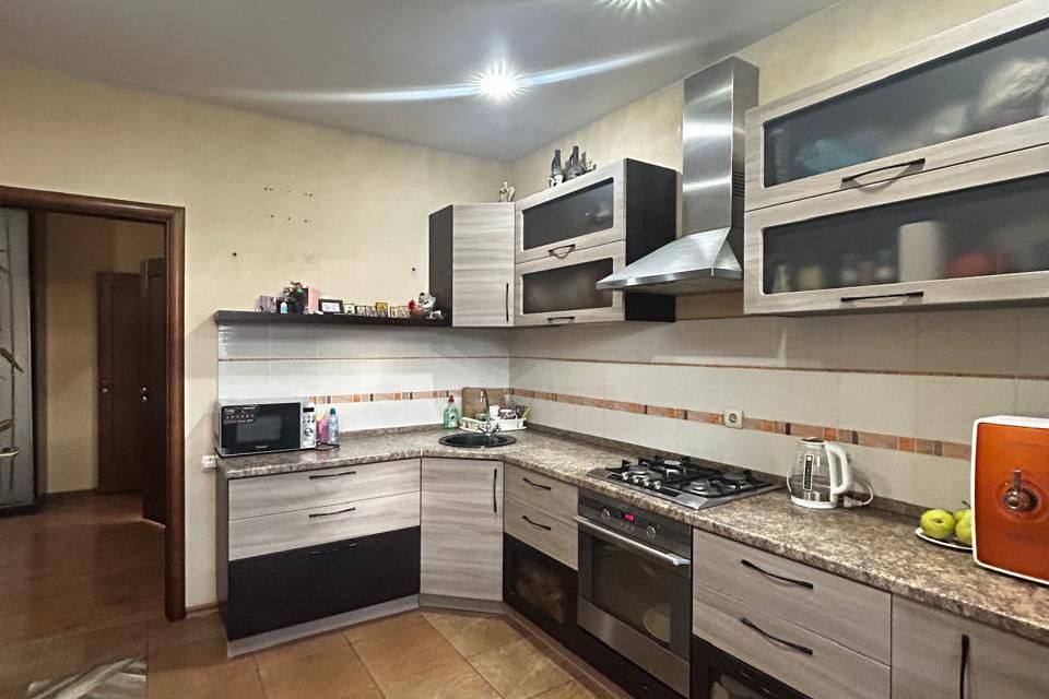 Продаётся 2-комнатная квартира, 62.8 м²