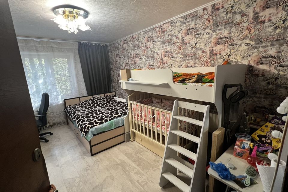 Продаётся комната в 5-комн. квартире, 15.5 м²