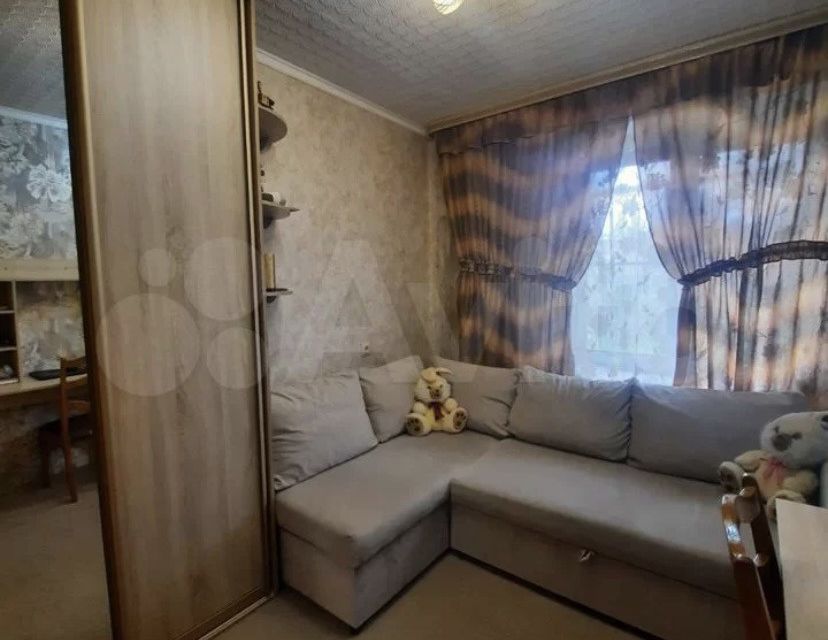 Продаётся 4-комнатная квартира, 61.6 м²