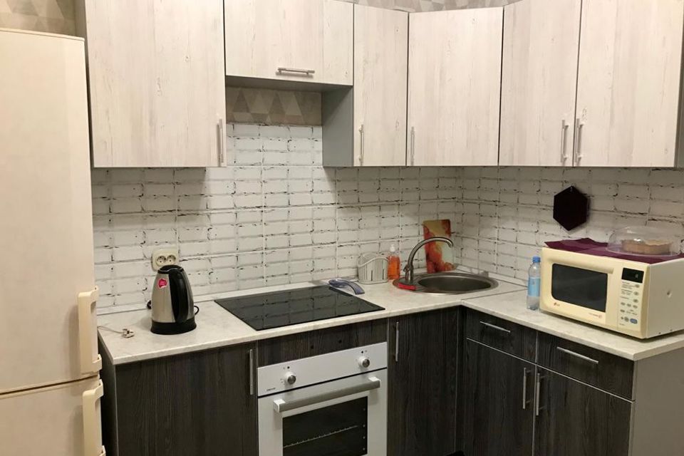Сдаётся 1-комнатная квартира, 42 м²