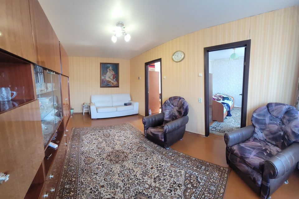 Продаётся 4-комнатная квартира, 61.1 м²