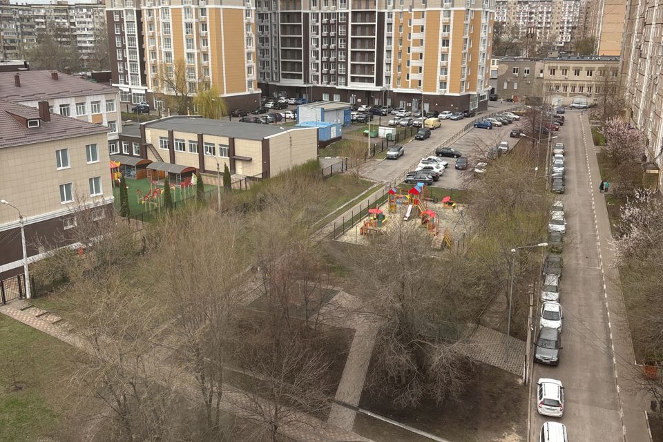 Продаётся 4-комнатная квартира, 75.4 м²