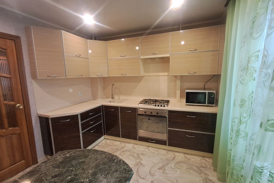 Продаётся 4-комнатная квартира, 92 м²
