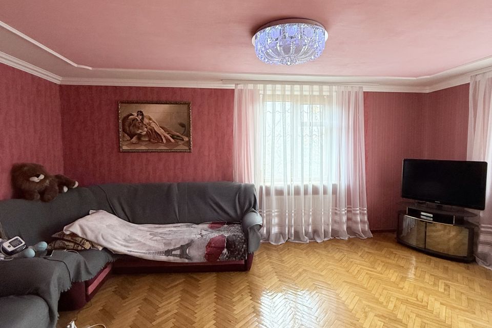 Продаётся 2-этажный дом, 200 м²