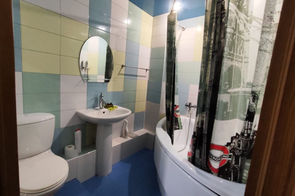 Продаётся 3-комнатная квартира, 130 м²