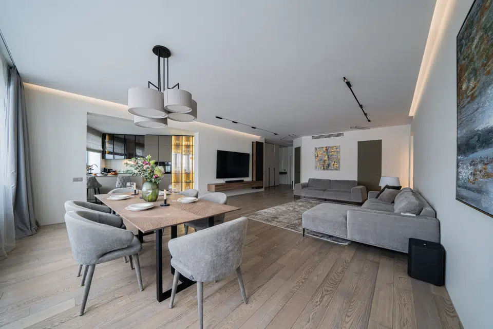 Продаётся 4-комнатная квартира, 187.2 м²
