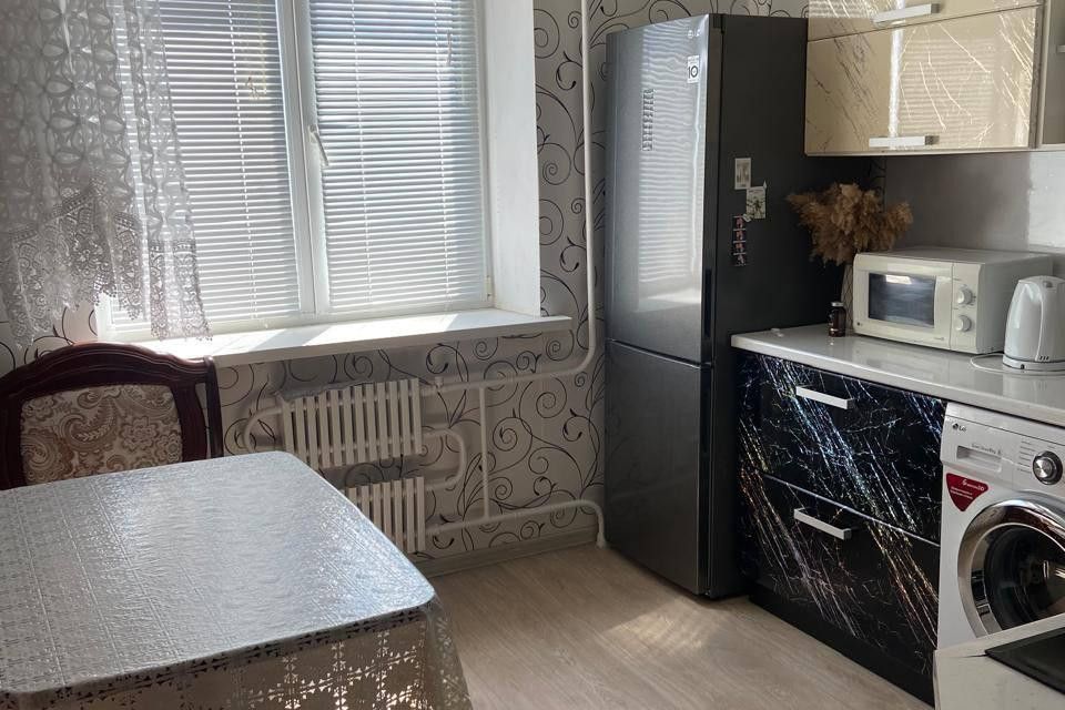 Продаётся 1-комнатная квартира, 42 м²