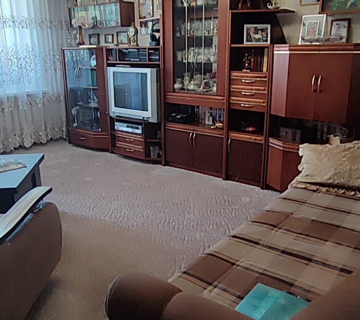 Продаётся 4-комнатная квартира, 77.5 м²