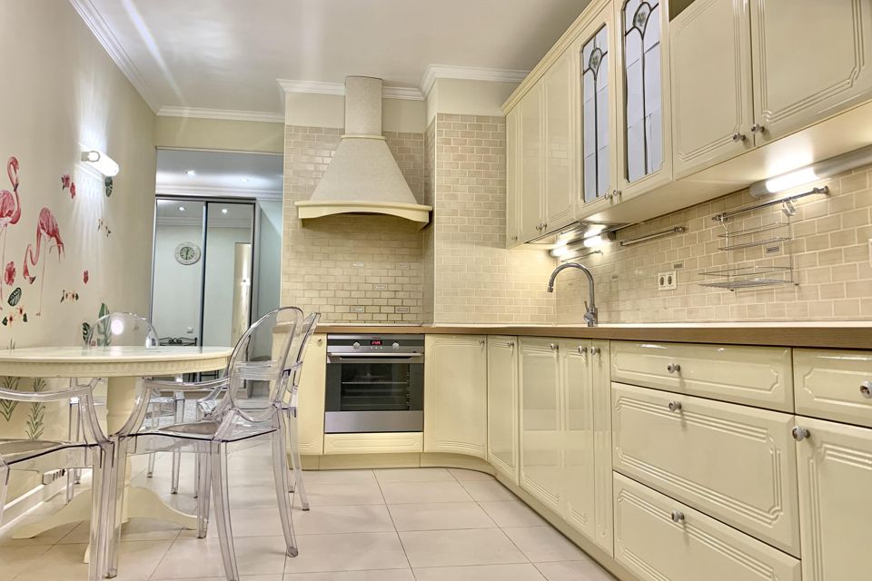 Продаётся 3-комнатная квартира, 112.3 м²