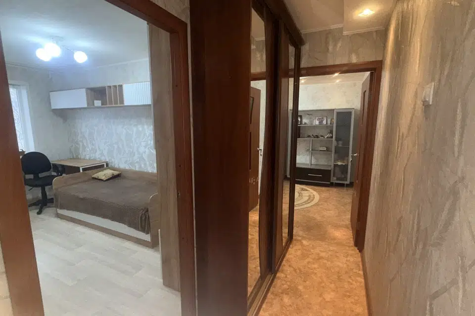 Продаётся 3-комнатная квартира, 55.9 м²