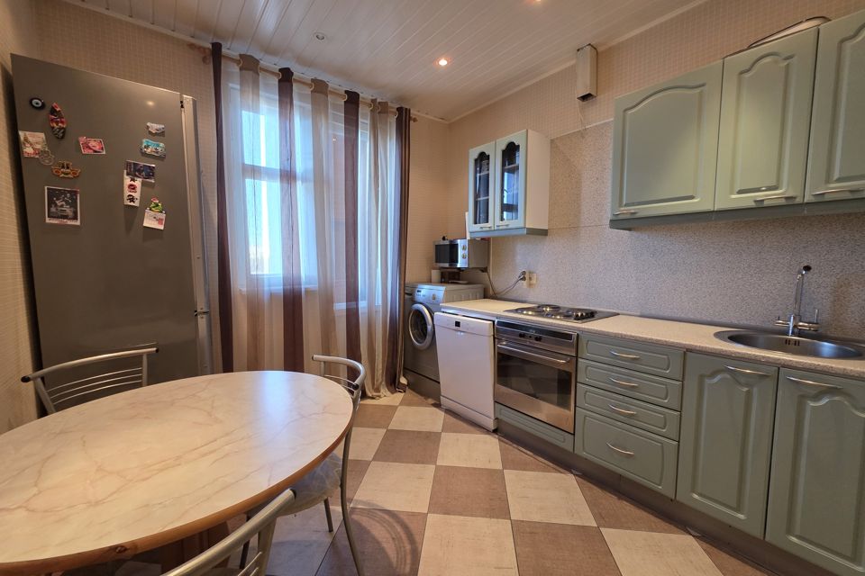 Продаётся 2-комнатная квартира, 56 м²