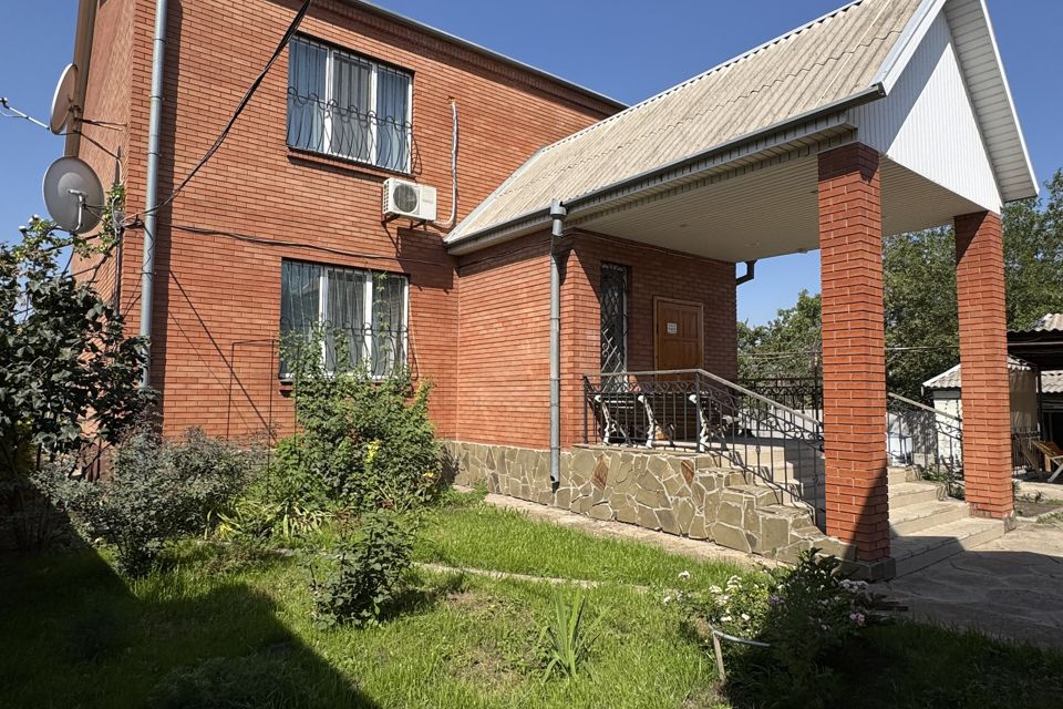 Продаётся 3-этажный дом, 570 м²