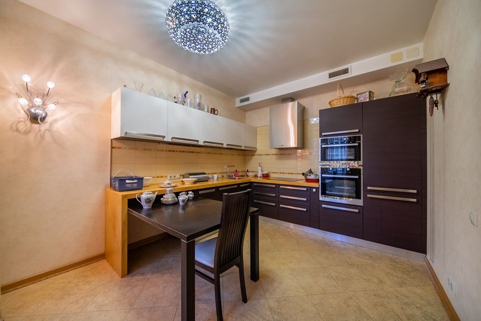 Продаётся 3-комнатная квартира, 102.8 м²