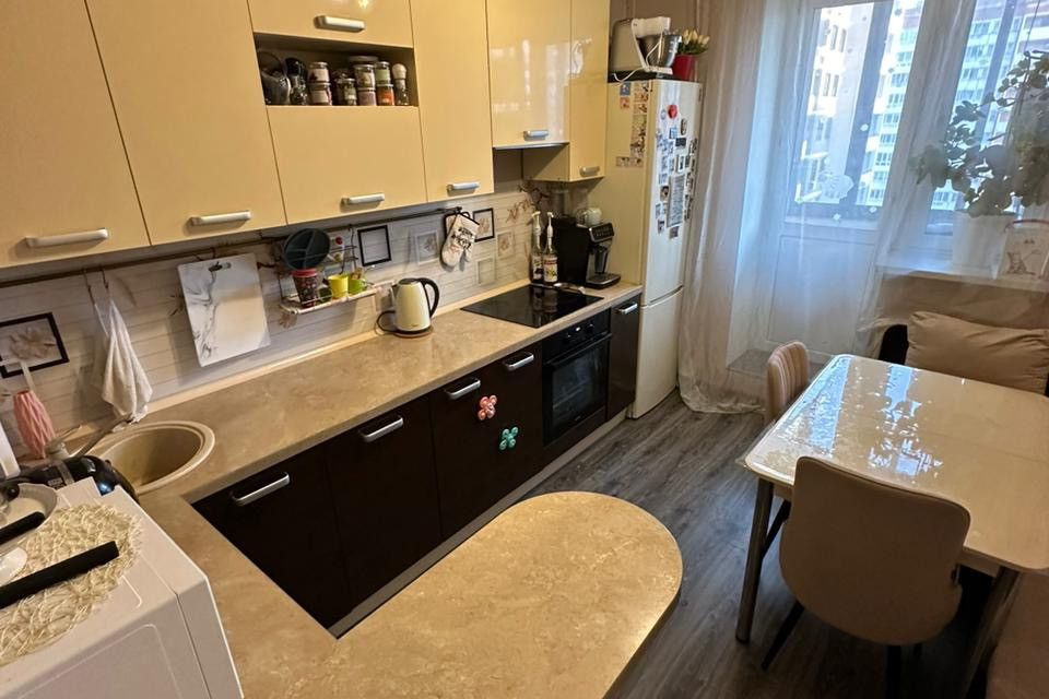 Продаётся 1-комнатная квартира, 43.9 м²