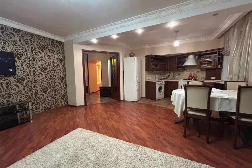 Продаётся 3-комнатная квартира, 75 м²