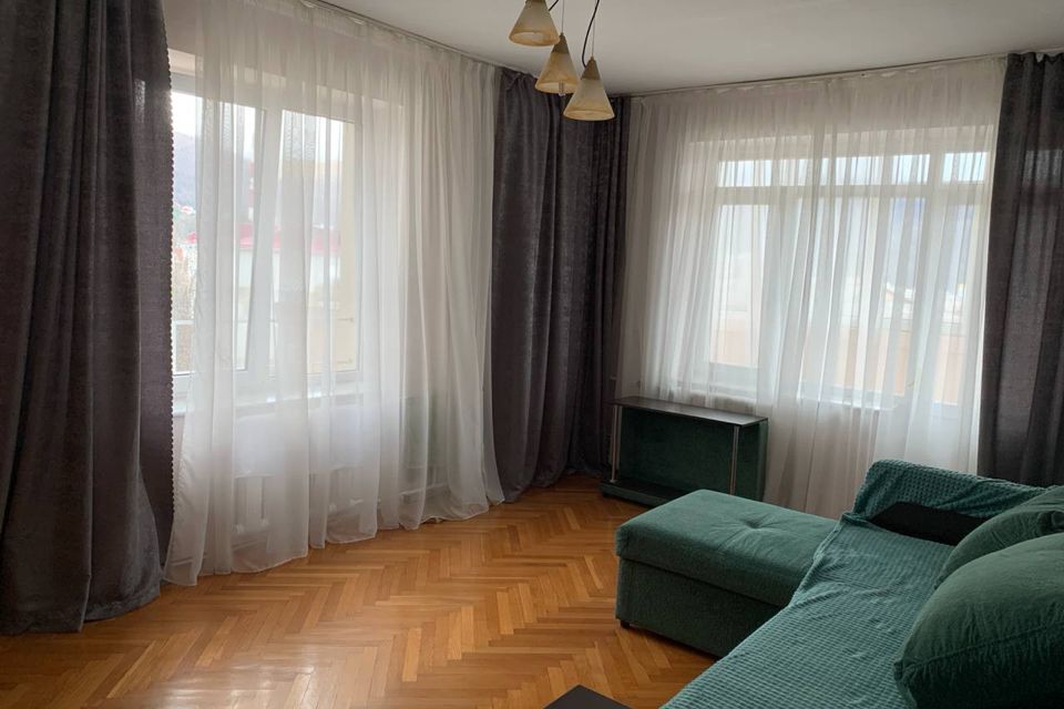 Продаётся 2-комнатная квартира, 65 м²