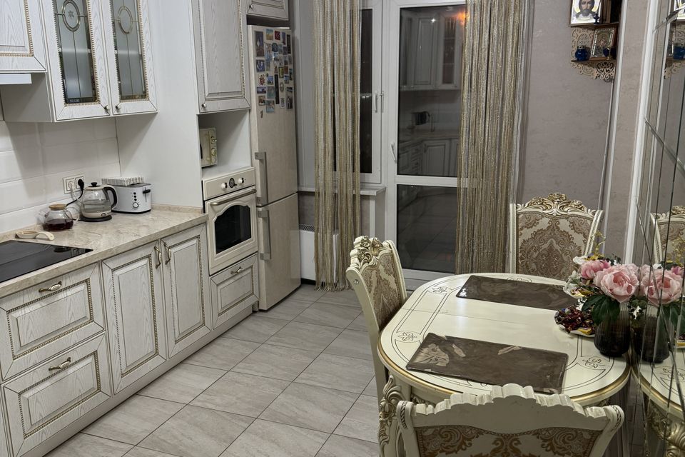 Продаётся 3-комнатная квартира, 72.4 м²