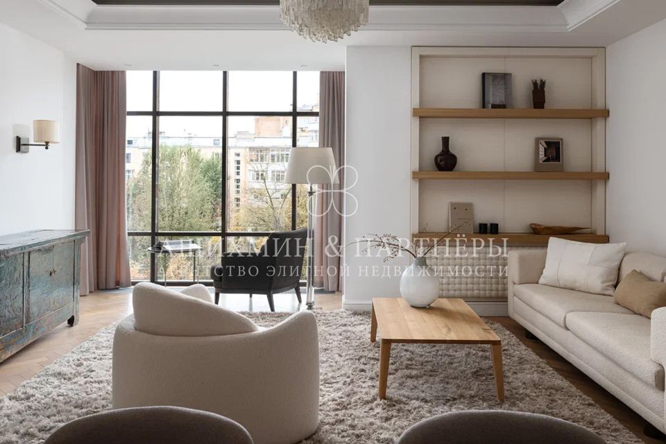 Продаётся 5-комнатная квартира, 185.7 м²