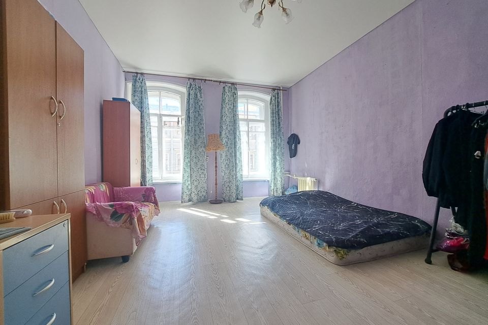 Продаётся 2 комнаты в 5-комн. квартире, 37 м²