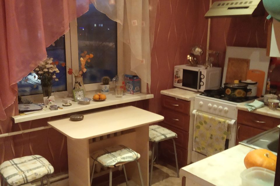 Продаётся 3-комнатная квартира, 62.4 м²