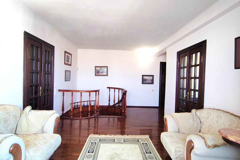 Продаётся 4-комнатная квартира, 71.8 м²