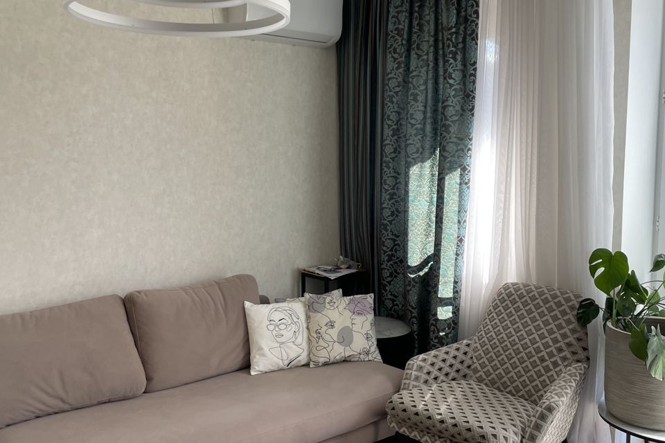 Продаётся 1-комнатная квартира, 59.7 м²