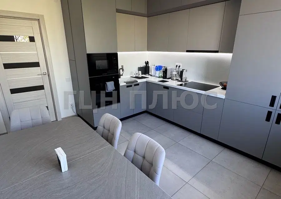 Продаётся 1-комнатная квартира, 42 м²
