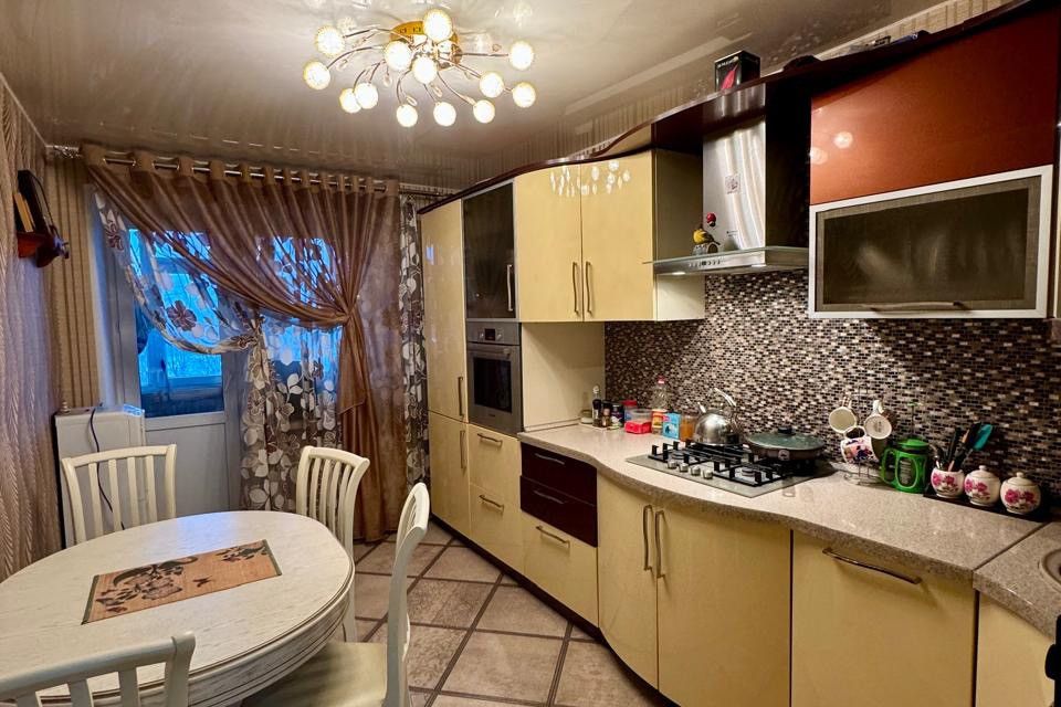 Продаётся 2-комнатная квартира, 56.8 м²