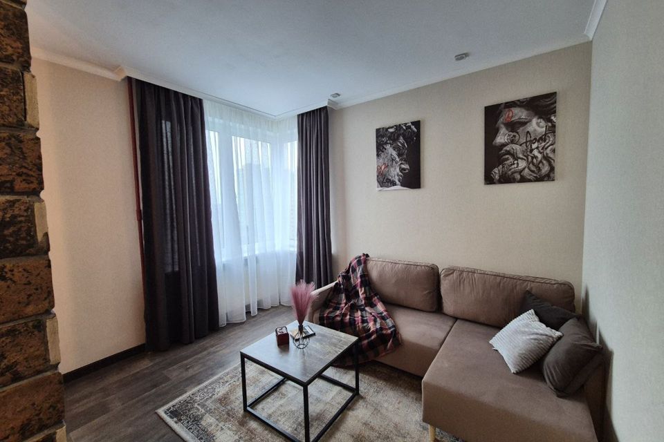 Продаётся 1-комнатная квартира, 43.7 м²
