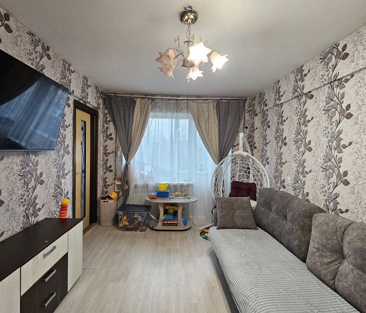 Продаётся 4-комнатная квартира, 58.5 м²