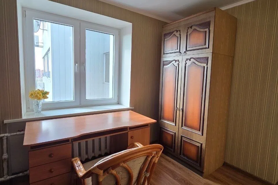 Продаётся 4-комнатная квартира, 100 м²