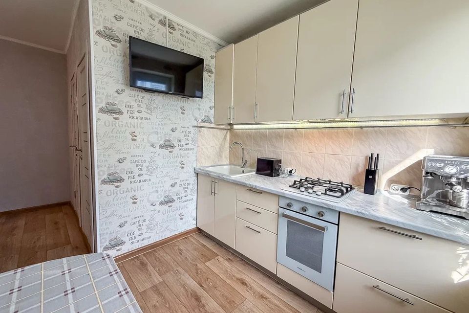Продаётся 4-комнатная квартира, 62.8 м²