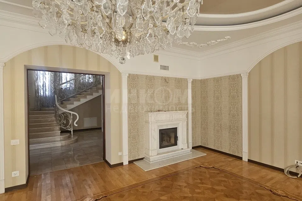 Продаётся 2-этажный дом, 365 м²