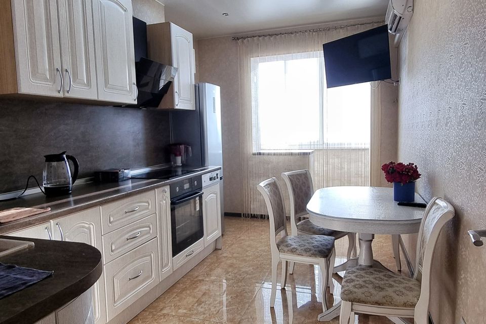 Продаётся 1-комнатная квартира, 54.2 м²
