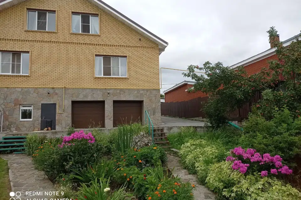 Продаётся 3-этажный дом, 420.5 м²