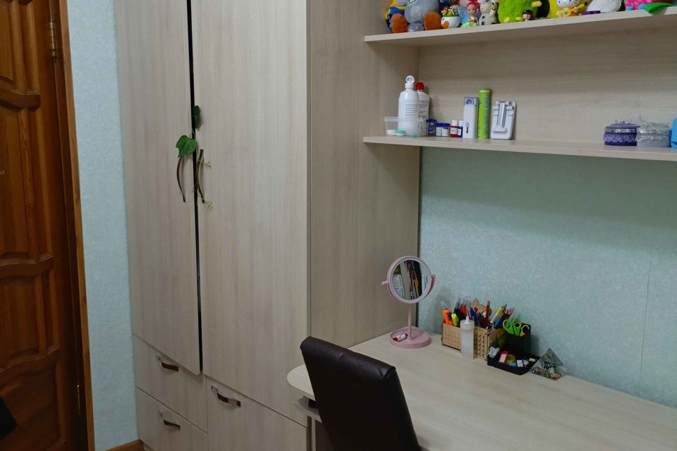 Продаётся 4-комнатная квартира, 71.7 м²