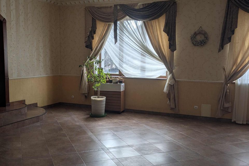 Продаётся 2-этажный дом, 270 м²