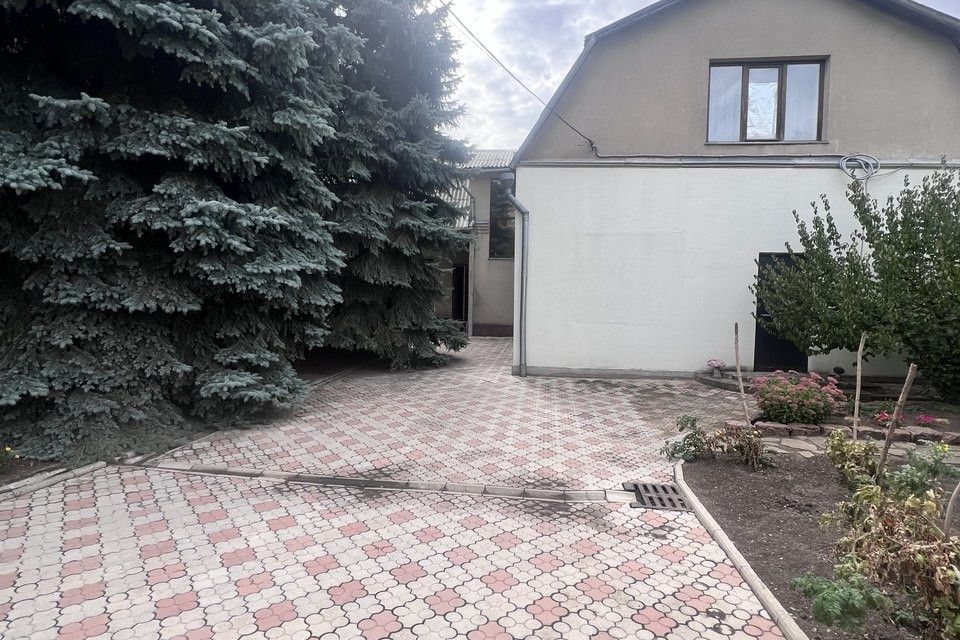 Продаётся 2-этажный дом, 270 м²