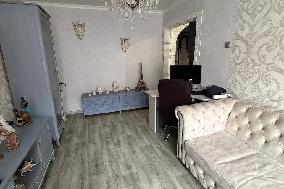 Продаётся 3-комнатная квартира, 60.5 м²