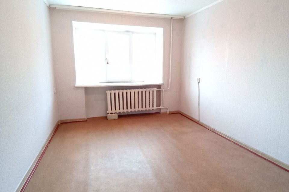 Продаётся комната в 1-комн. квартире, 12.3 м²