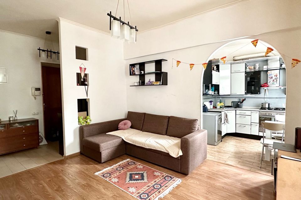 Продаётся 2-комнатная квартира, 57.1 м²